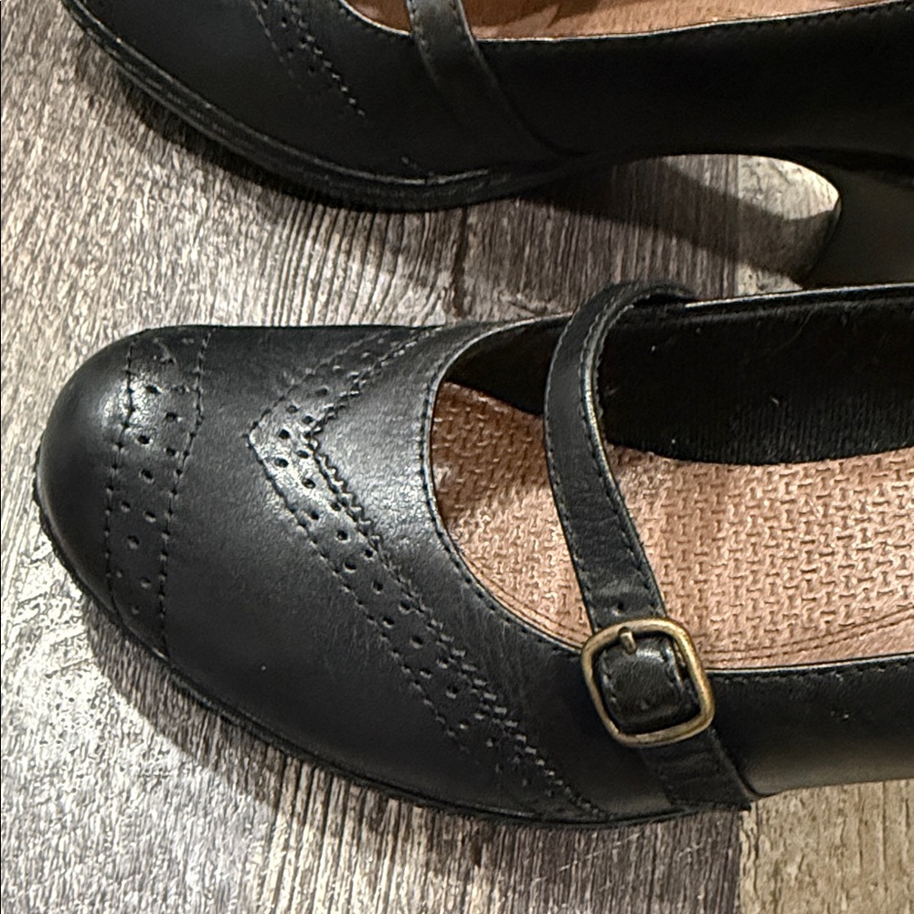 Clarks Classic Black Heels with Strap - Picture 5 of 12